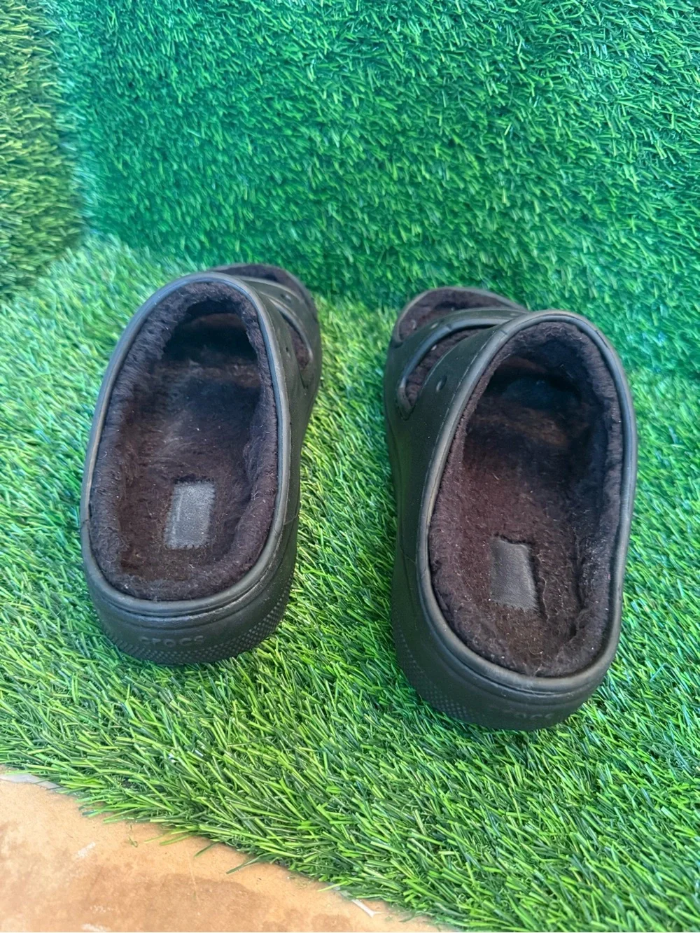 Crocs unisex 2 strape Black Shearling-Lined Slide Sandals m. 5. W. 7